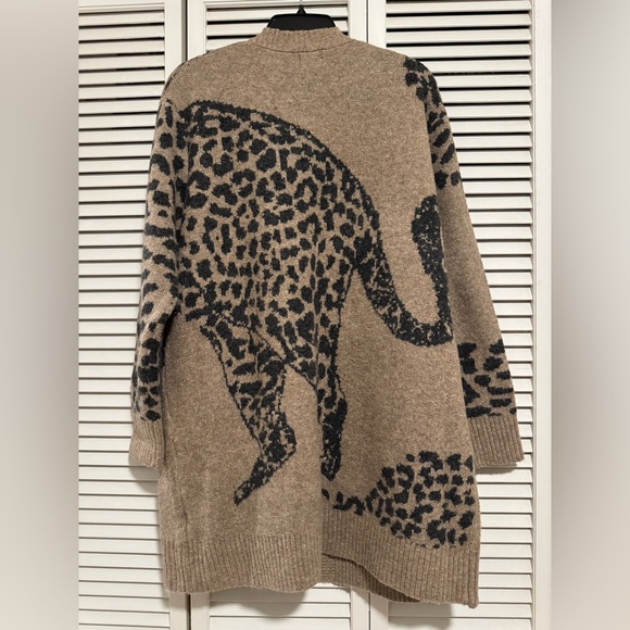 Leopard Long Knit Cardigan - Picture 12 of 13